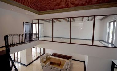 VILLA TRES LEONES FRENTE AL MAR EN PLAYA PARAISO