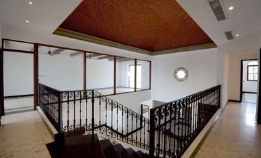 VILLA TRES LEONES FRENTE AL MAR EN PLAYA PARAISO