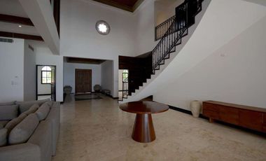 VILLA TRES LEONES FRENTE AL MAR EN PLAYA PARAISO