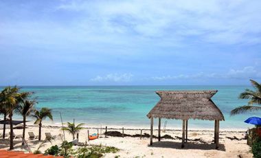 VILLA TRES LEONES FRENTE AL MAR EN PLAYA PARAISO