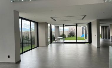 Residencia nueva en venta Rancho San Juan, 4 recámaras