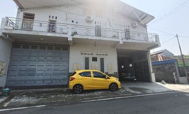 Rumah mewah dan lapangan futsal strategis di Banjarsari solo kota