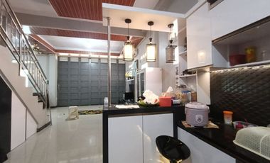 Rumah mewah dan lapangan futsal strategis di Banjarsari solo kota