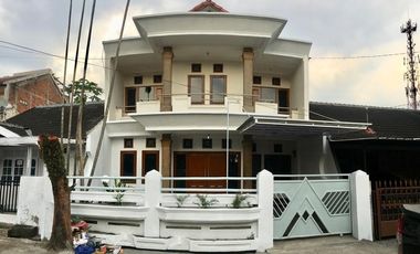 Rumah Siap Huni  Nyaman 2 Lantai Antapani Bandung