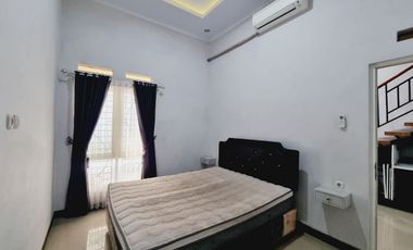 Rumah minimalis 2 lantai siap huni dekat tugu bata klodran