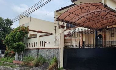 Rumah 2 Lt hook nyaman dan luas di dalam kota Solo