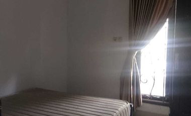 Disewakan Rumah 2 1/2 lantai semi furnished di Grand Prima Bintara