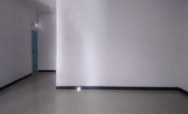 Disewakan Rumah 2 1/2 lantai semi furnished di Grand Prima Bintara