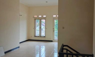 Rumah sewa 2 lantai Cipete utara