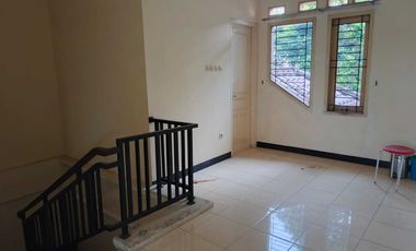 Rumah sewa 2 lantai Cipete utara