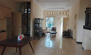 Rumah sewa 2 lantai Cipete utara