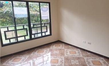 Vendemos Amplia Casa - Corales Pereira