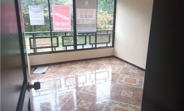 Vendemos Amplia Casa - Corales Pereira