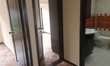 Vendemos Amplia Casa - Corales Pereira