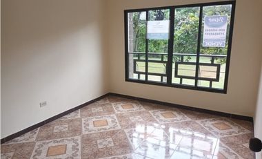 Vendemos Amplia Casa - Corales Pereira