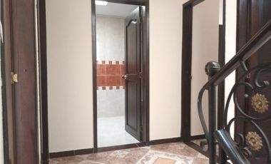 Vendemos Amplia Casa - Corales Pereira