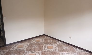 Vendemos Amplia Casa - Corales Pereira