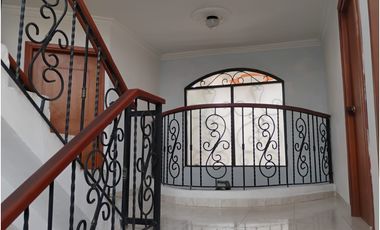 Casa con 3 apartamentos en Mini Condominio en Bello Horizonte - 005