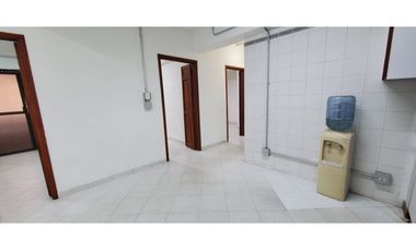 ARRIENDO HERMOSO Y AMPLIO LOCAL CON OFICINAS EN CENTRO DE ENVIGADO