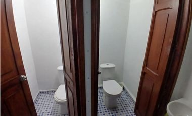 ARRIENDO HERMOSO Y AMPLIO LOCAL CON OFICINAS EN CENTRO DE ENVIGADO