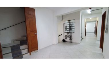 ARRIENDO HERMOSO Y AMPLIO LOCAL CON OFICINAS EN CENTRO DE ENVIGADO