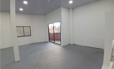 ARRIENDO HERMOSO Y AMPLIO LOCAL CON OFICINAS EN CENTRO DE ENVIGADO
