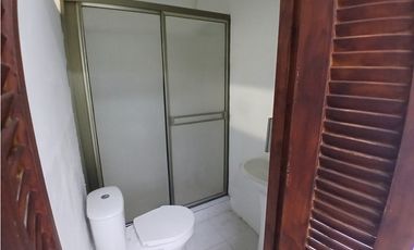 ARRIENDO HERMOSO Y AMPLIO LOCAL CON OFICINAS EN CENTRO DE ENVIGADO