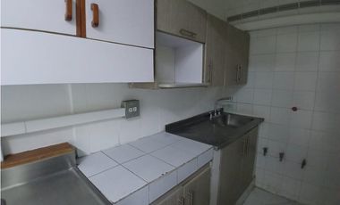 ARRIENDO HERMOSO Y AMPLIO LOCAL CON OFICINAS EN CENTRO DE ENVIGADO