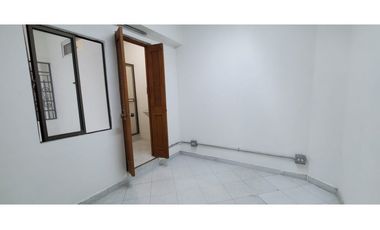 ARRIENDO HERMOSO Y AMPLIO LOCAL CON OFICINAS EN CENTRO DE ENVIGADO