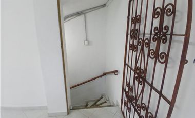 ARRIENDO HERMOSO Y AMPLIO LOCAL CON OFICINAS EN CENTRO DE ENVIGADO