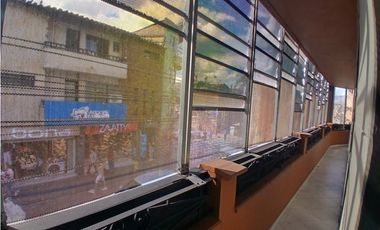 ARRIENDO HERMOSO Y AMPLIO LOCAL CON OFICINAS EN CENTRO DE ENVIGADO