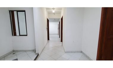 ARRIENDO HERMOSO Y AMPLIO LOCAL CON OFICINAS EN CENTRO DE ENVIGADO