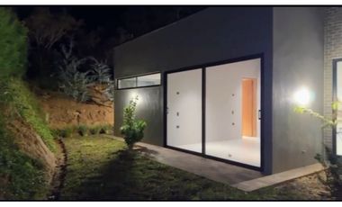 Venta Casa Campestre en lote de 2.000 m2 Guarne Antioquia Colombia