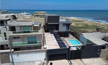 VENTA DE CASA EN PUNTA ROCA