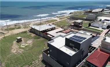 VENTA DE CASA EN PUNTA ROCA