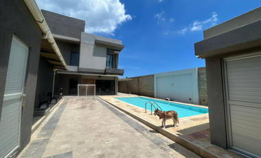 VENTA DE CASA EN PUNTA ROCA