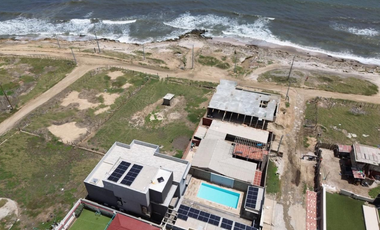 VENTA DE CASA EN PUNTA ROCA