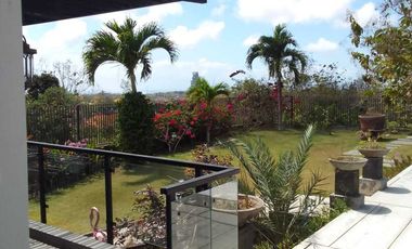 DIJUAL VILLA MEWAH 2 LANTAI KAWASAN KUTA SELATAN ADA KOLAM RENANG