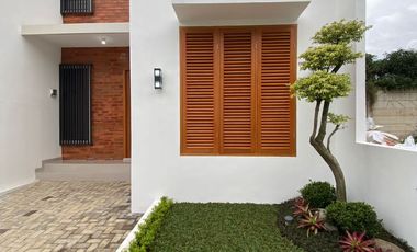 Rumah gaya bali dicimahi cipageran