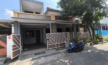 Rumah Luas Plus Furnish di Cluster Baturan Colomadu