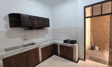 Rumah Luas Plus Furnish di Cluster Baturan Colomadu