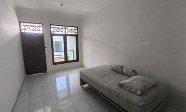 Rumah Luas Plus Furnish di Cluster Baturan Colomadu