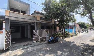 Rumah Luas Plus Furnish di Cluster Baturan Colomadu