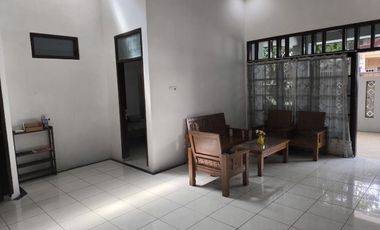 Rumah Luas Plus Furnish di Cluster Baturan Colomadu