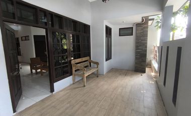 Rumah Luas Plus Furnish di Cluster Baturan Colomadu