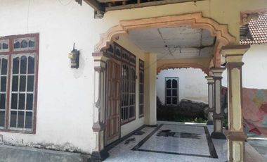 RUMAH DI KELURAHAN DEYENG, RINGINREJO, KEDIRI