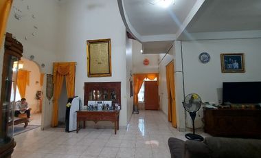 DIJUAL RUMAH HALAMAN SUPER LUAS MACAN KUMBANG DEMANG PALEMBANG