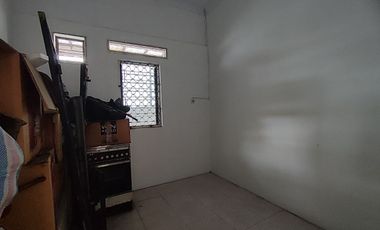 Rumah Cantik Pagar di Joyosuran Tengah Kota Solo