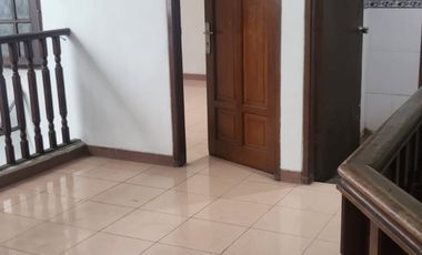 Disewa rumah bisa untuk Usaha Pondok Kelapa Jakarta timur