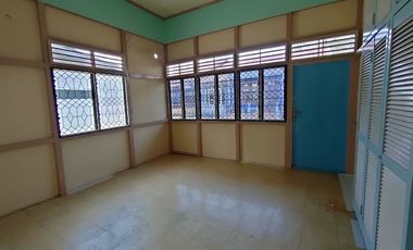 Rumah PUSAT Kota daerah Jendral Urip (Matahari Mall) 2 Lantai -4 Kamar